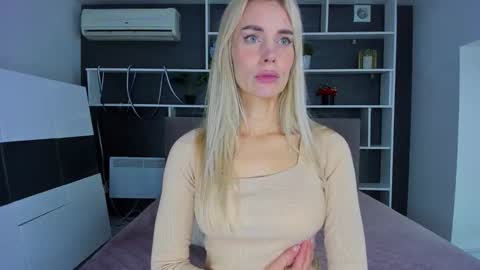 Snapshot of sabrinasharm chatting on 11.10.25 Sabrina online show from 11.10.25