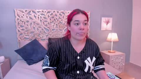 Snapshot of sabrinna_fox chatting on 05.10.26 sabrinna online show from 05.10.26