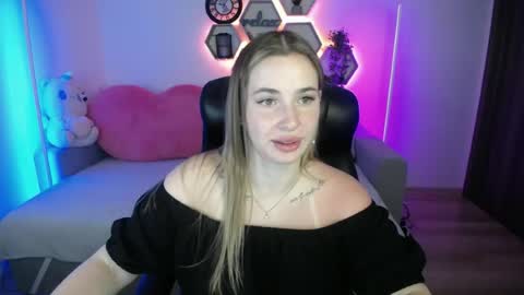 Snapshot of sabrinviolet chatting on 07.06.26 Sabrina Violet online show from 07.06.26