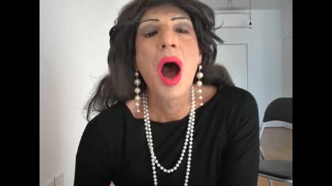 Snapshot of sabry_98 chatting on 10.08.25 Sabrina online show from 10.08.25