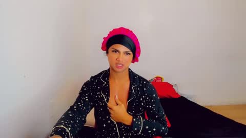 Snapshot of sacha_candy chatting on 12.06.24 Sacha online show from 12.06.24