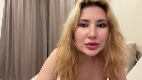 Snapshot of sacreed_lovee chatting on 06.05.26 sacreed_lovee online show from 06.05.26