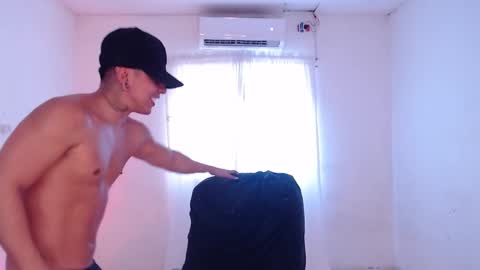 Snapshot of saenz_hotx chatting on 12.13.24 saenz_hotx online show from 12.13.24