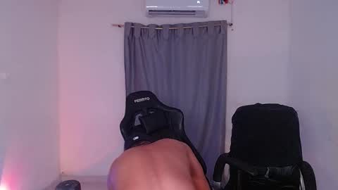 Snapshot of saenz_hotx chatting on 02.07.25 saenz_hotx online show from 02.07.25