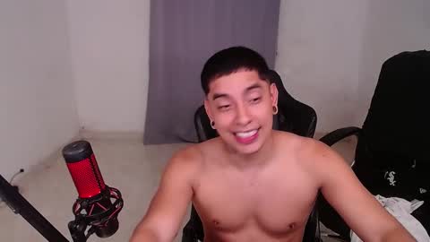 Snapshot of saenz_hotx chatting on 03.10.25 saenz_hotx online show from 03.10.25