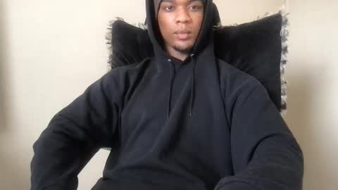 Snapshot of saeonyx chatting on 10.29.25 Saeonyx online show from 10.29.25