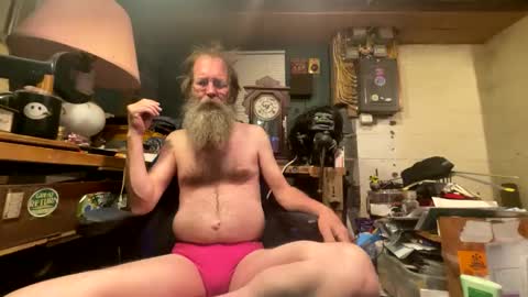 Snapshot of safety_fist chatting on 02.01.25 safety_fist online show from 02.01.25