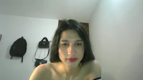 Snapshot of safiro_queen chatting on 12.14.24 Safiro Queen online show from 12.14.24