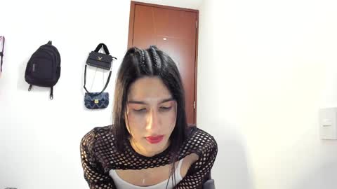 Snapshot of safiro_queen chatting on 01.19.25 Safiro Queen online show from 01.19.25