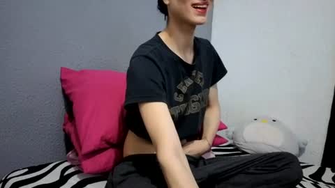 Snapshot of safiro_queen chatting on 06.23.26 Safiro Queen online show from 06.23.26