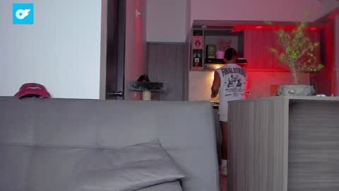 Snapshot of sag_1998 chatting on 02.08.25 Sag online show from 02.08.25