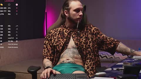 Adam online show from 01.08.25