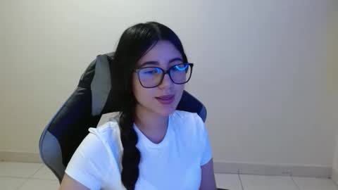 Sahaliefox  online show from 11.14.25