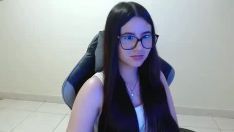 Sahaliefox  online show from 11.19.25