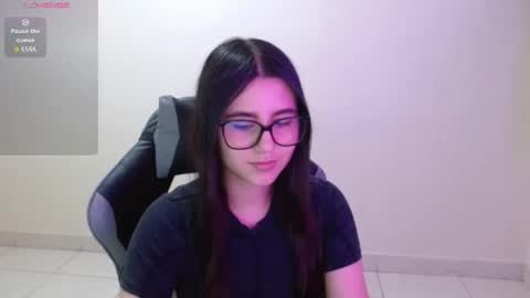 Sahaliefox  online show from 11.22.25