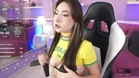 Snapshot of saharakramer chatting on 04.16.26 saharakramer online show from 04.16.26
