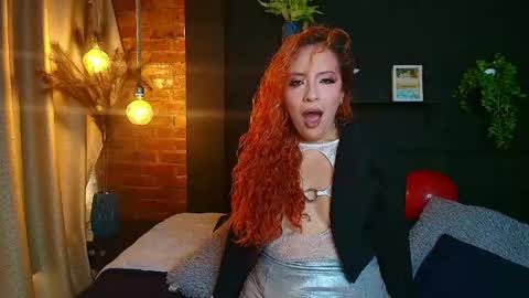 Snapshot of sahra_tayl0r_ chatting on 05.04.26 SARA online show from 05.04.26