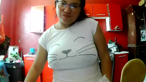Snapshot of sailor_ruby7 chatting on 04.25.26 ruby chocoholic cakeholic coffeeholic cookieholic online show from 04.25.26