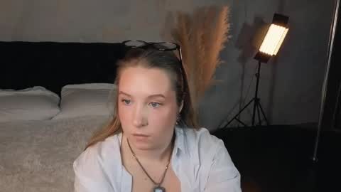 Snapshot of saint__vicious chatting on 10.09.25 saint__vicious online show from 10.09.25