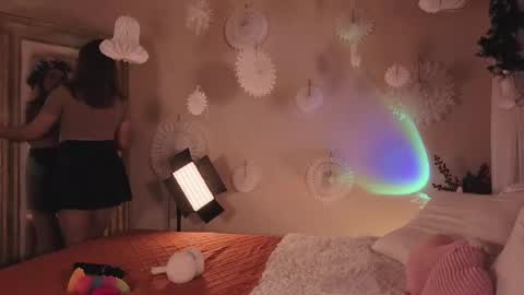 Snapshot of saint__vicious chatting on 11.27.25 saint__vicious online show from 11.27.25