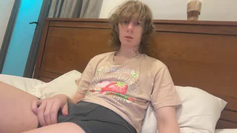 Snapshot of saintfawn chatting on 05.21.26 saintfawn online show from 05.21.26