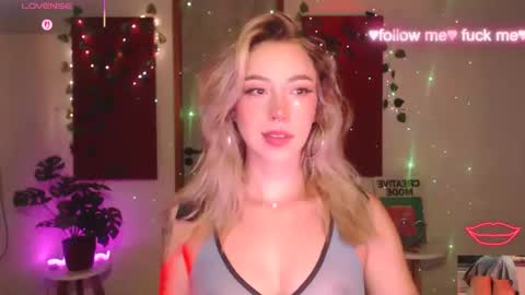 Snapshot of sakuraa_beauty chatting on 04.02.26 Sakura online show from 04.02.26