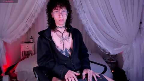 Snapshot of salemqueer_ chatting on 02.04.26 Sam online show from 02.04.26