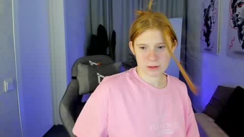 Snapshot of sally_ange1 chatting on 05.06.26 Sally online show from 05.06.26