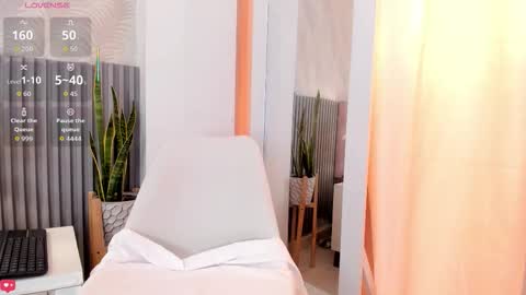 Silvia online show from 12.05.25