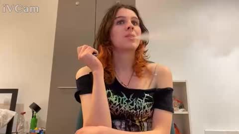Snapshot of sally_vae chatting on 04.02.26 Sally Vae online show from 04.02.26