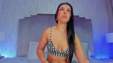 Snapshot of salma_lutz chatting on 09.30.25 Marcela online show from 09.30.25