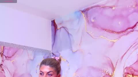 Snapshot of salmaroze chatting on 11.26.25 SalmaRoze online show from 11.26.25