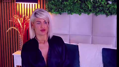 SalmaRoze online show from 04.29.26