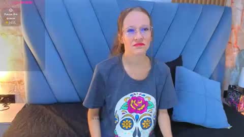 Snapshot of salome_cruxx chatting on 06.23.26 salome_cruxx online show from 06.23.26