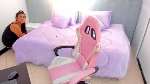 Snapshot of salome_cute4u chatting on 01.30.25 salome online show from 01.30.25