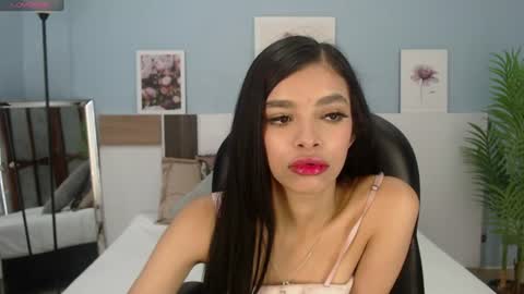 Snapshot of salome_veles chatting on 07.23.26 salome_veles online show from 07.23.26