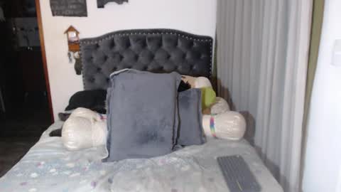 yenny online show from 04.17.26