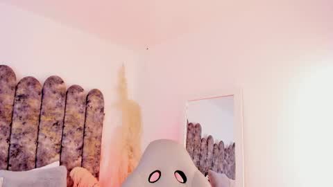 Salome online show from 10.15.25