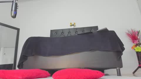 Snapshot of salomeswet chatting on 05.15.26 martina online show from 05.15.26