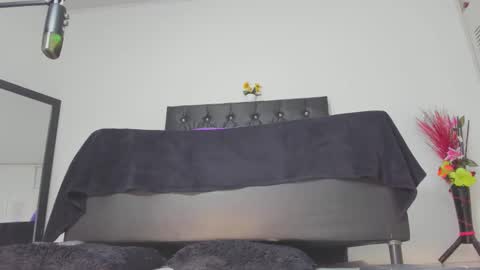 Snapshot of salomeswet chatting on 05.22.26 martina online show from 05.22.26