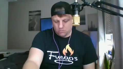 Snapshot of salsbud2022 chatting on 02.23.25 salsbud2022 online show from 02.23.25