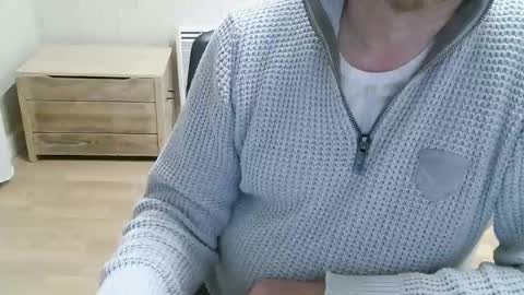 Snapshot of saltimbanquier chatting on 05.18.26 Saltimbanquier Salt ou Banquier online show from 05.18.26