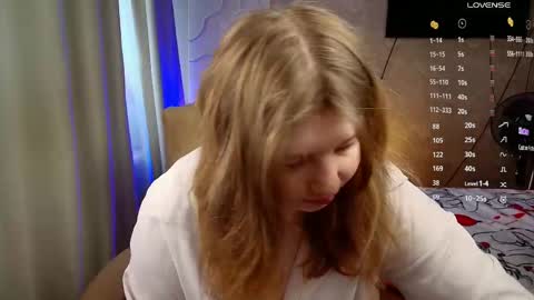 Snapshot of salut_love chatting on 04.25.26 Ruby online show from 04.25.26