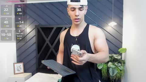 SALVATORE online show from 02.05.25