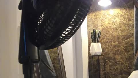 SALVATORE online show from 03.05.25