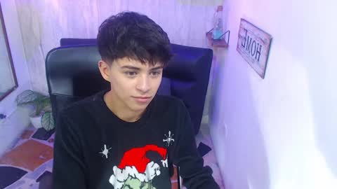 Snapshot of sam_daves chatting on 02.01.25 Sam online show from 02.01.25