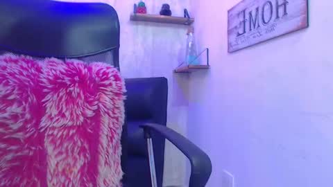 Snapshot of sam_daves chatting on 02.05.25 Sam online show from 02.05.25