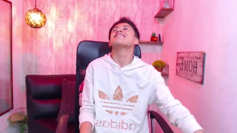 Snapshot of sam_daves chatting on 03.08.25 Sam online show from 03.08.25