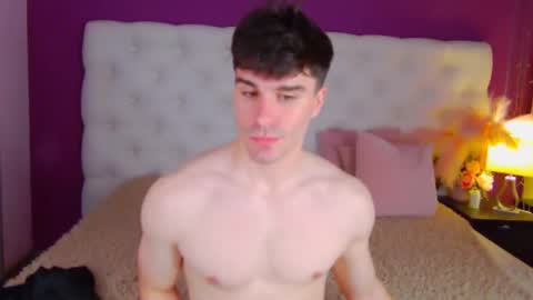 Snapshot of sam_huston18 chatting on 06.10.26 BACK IN 2 WEEKS online show from 06.10.26