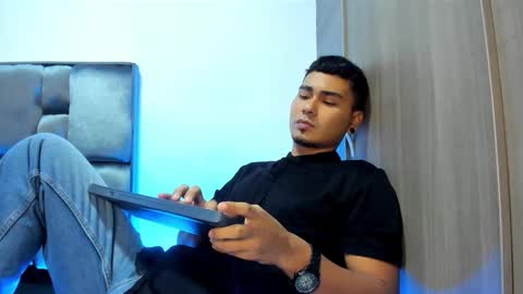 Snapshot of sam_knight_ chatting on 12.19.25 SAM online show from 12.19.25